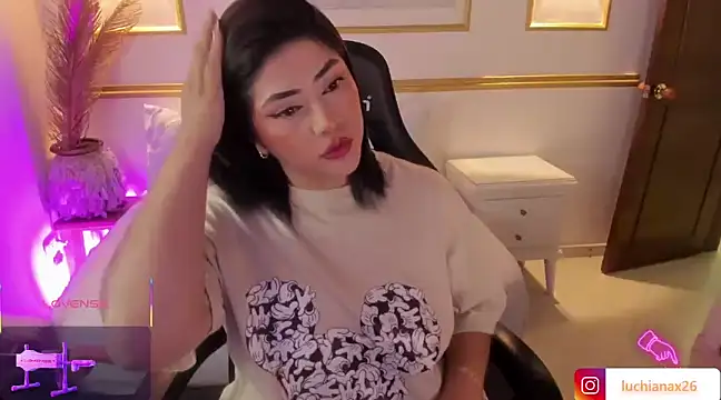 lucy26  online show from March 11, 2:21 am