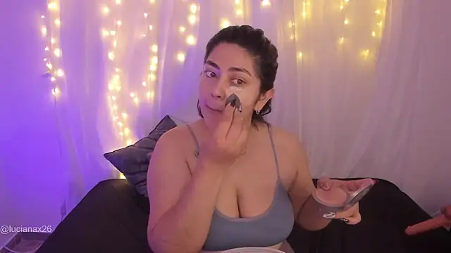 lucy26  online show from October 1, 1:55 am