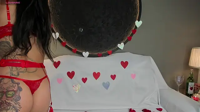 Snapshot of miss_vaiolette chatting on February 14, 11:10 am miss vaiolette online show from February 14, 11:10 am