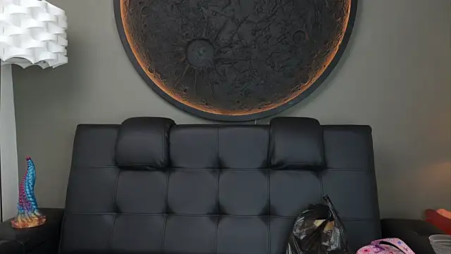 Snapshot of miss_vaiolette chatting on October 30, 11:11 am miss vaiolette online show from October 30, 11:11 am