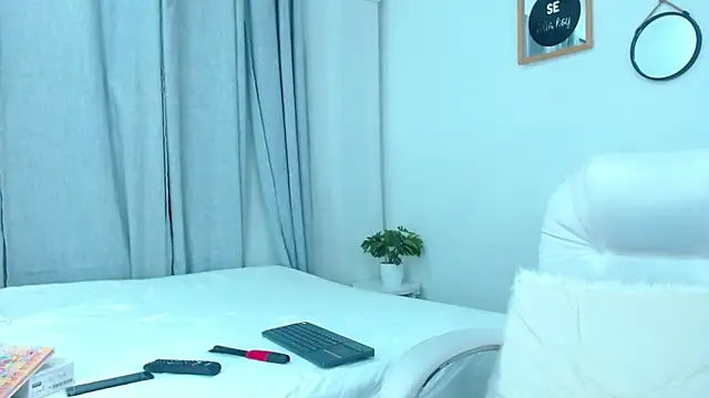 annylouis online show from January 28, 8:14 am