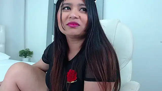 annylouis online show from February 18, 4:48 am