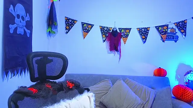 annylouis online show from October 13, 7:36 pm