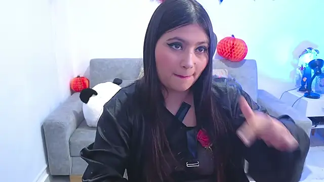 annylouis online show from October 30, 7:47 pm