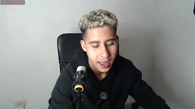 Snapshot of Daiki_Jack chatting on December 18, 2:32 am Daiki Jack online show from December 18, 2:32 am