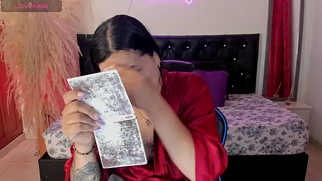 Snapshot of Bianka_olivetto021 chatting on February 23, 1:02 am Bianka olivetto021 online show from February 23, 1:02 am