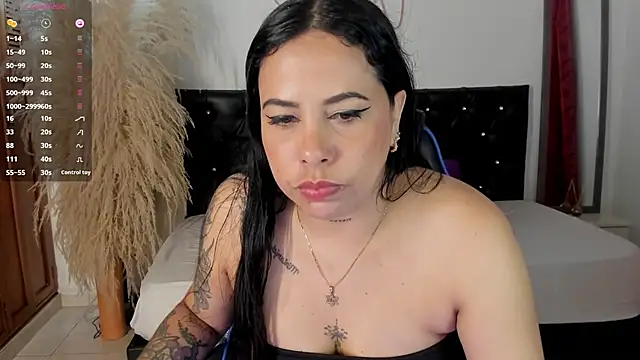 Snapshot of Bianka_olivetto021 chatting on February 26, 2:37 am Bianka olivetto021 online show from February 26, 2:37 am