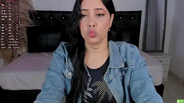 Snapshot of Bianka_olivetto021 chatting on October 4, 2:09 am Bianka olivetto021 online show from October 4, 2:09 am