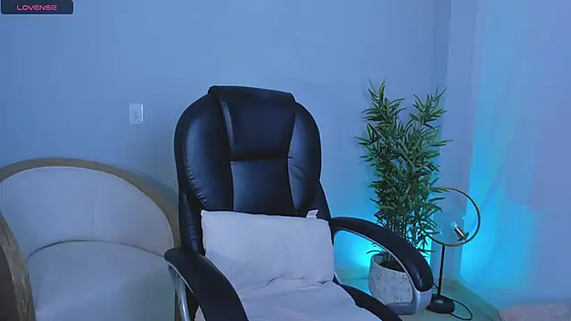 NiaBennet  online show from October 24, 9:22 pm