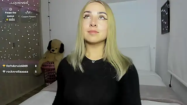 sophi mooreno online show from December 11, 3:35 am