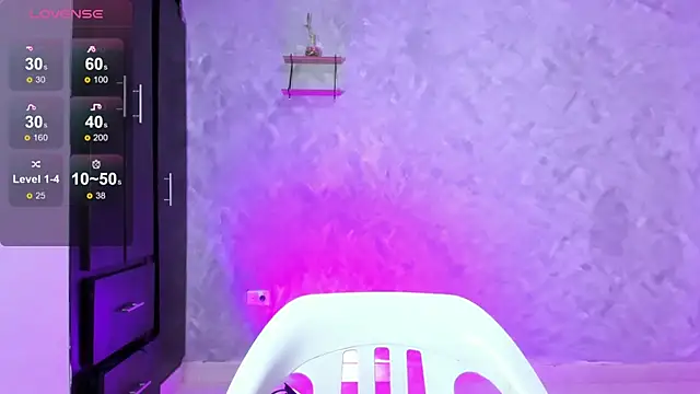 Snapshot of Bellagh1 chatting on October 1, 9:21 pm Bellagh1 online show from October 1, 9:21 pm