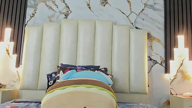 mollieblue69 online show from March 13, 7:17 pm