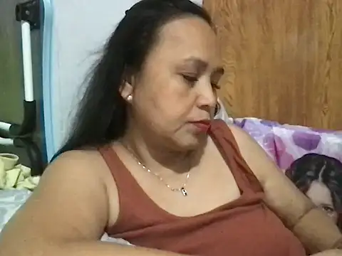 Snapshot of Lhadycarolyn chatting on February 20, 12:47 pm Lhadycarolyn online show from February 20, 12:47 pm