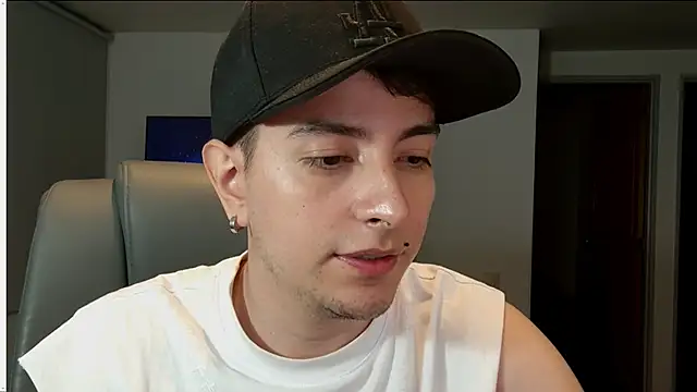 Jhoan saenz online show from October 7, 5:37 am