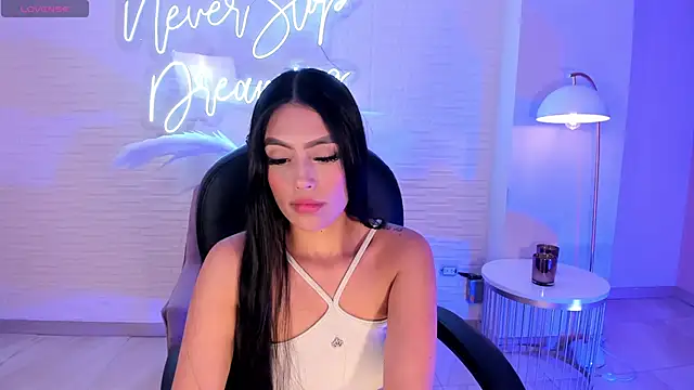 Snapshot of JadeEvansX chatting on January 21, 6:12 pm JadeEvansX online show from January 21, 6:12 pm