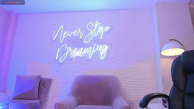 Snapshot of JadeEvansX chatting on January 23, 11:58 pm JadeEvansX online show from January 23, 11:58 pm