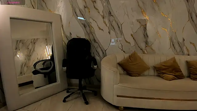 Snapshot of JadeEvansX chatting on November 25, 4:40 pm JadeEvansX online show from November 25, 4:40 pm