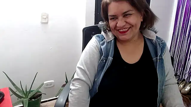 NAILAH SANZ online show from January 4, 2:03 am