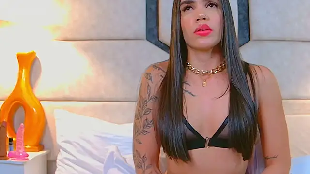 April Cutee online show from February 26, 8:33 pm