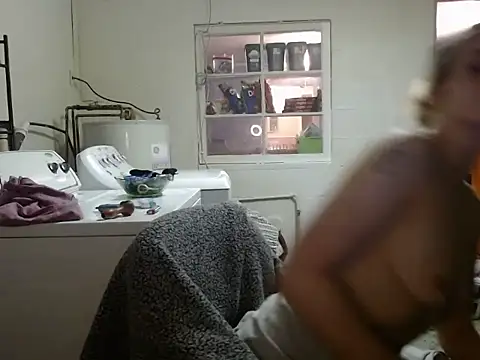 missymilf online show from January 18, 12:46 am