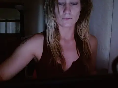 missymilf online show from December 1, 9:09 pm