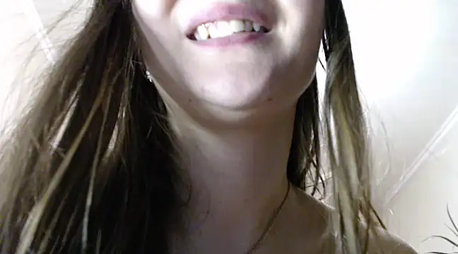 KiraGoldens online show from December 10, 5:00 pm