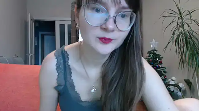 KiraGoldens online show from January 31, 7:39 am