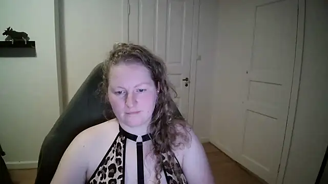 Girlnina-1995 online show from December 18, 8:36 pm