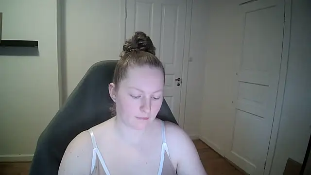 Girlnina-1995 online show from February 5, 10:41 am