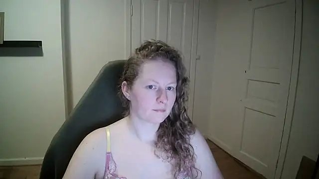 Girlnina-1995 online show from March 5, 6:01 pm