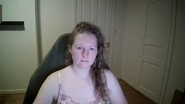 Girlnina-1995 online show from March 5, 9:04 pm