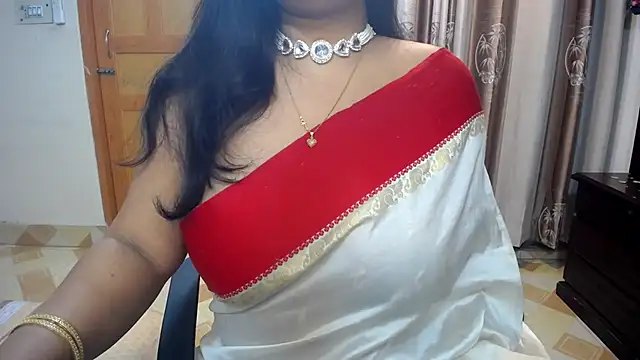 lady maeda  online show from December 7, 7:21 pm