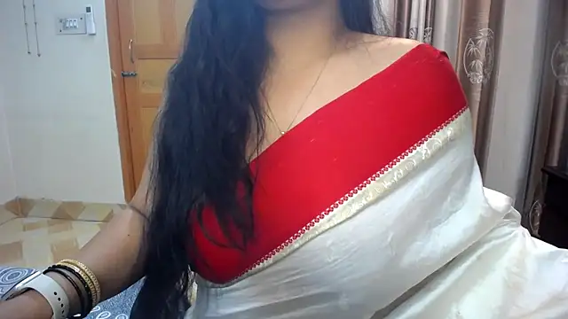 lady maeda  online show from March 8, 9:40 pm