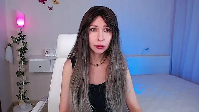 Snapshot of wendifoste chatting on February 10, 6:45 pm wendifoste online show from February 10, 6:45 pm