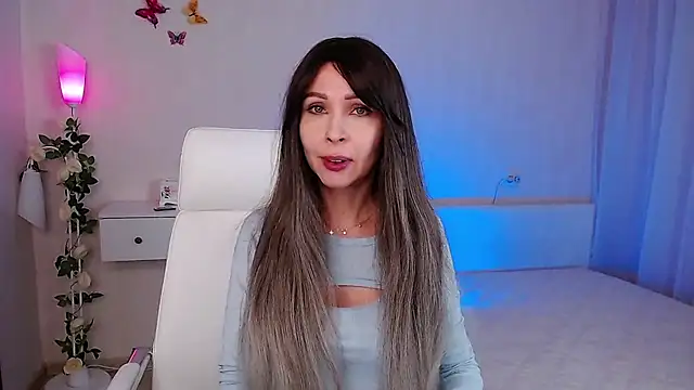 Snapshot of wendifoste chatting on February 17, 5:21 pm wendifoste online show from February 17, 5:21 pm