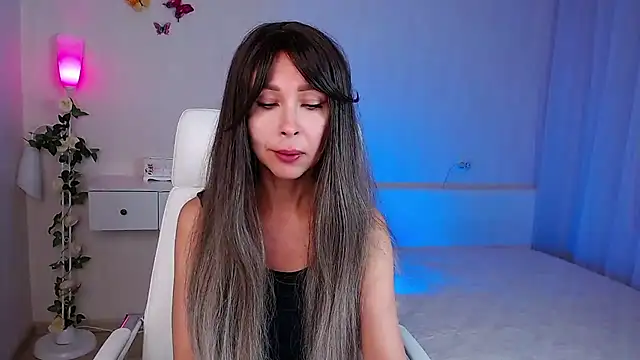 Snapshot of wendifoste chatting on October 13, 1:00 pm wendifoste online show from October 13, 1:00 pm