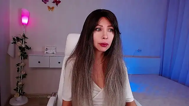 Snapshot of wendifoste chatting on November 17, 6:35 pm wendifoste online show from November 17, 6:35 pm