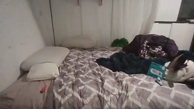 Snapshot of XXlolaXX chatting on January 30, 1:44 am XXlolaXX online show from January 30, 1:44 am