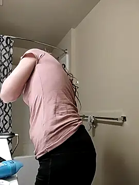 eatmeplease44 online show from February 15, 7:49 am