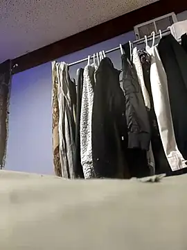 eatmeplease44 online show from March 12, 3:24 am