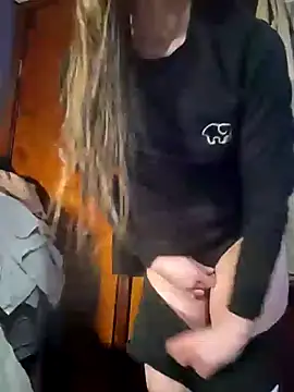 eatmeplease44 online show from March 13, 6:37 am