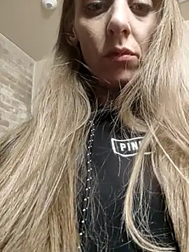 eatmeplease44 online show from March 20, 1:02 am