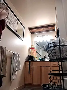 eatmeplease44 online show from September 16, 12:55 am