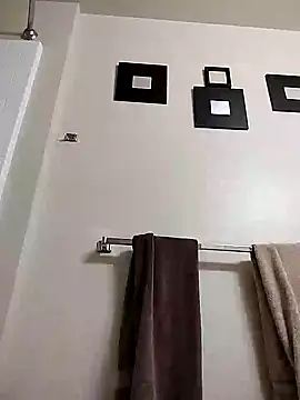 eatmeplease44 online show from November 24, 5:29 am