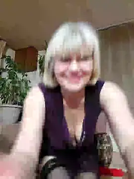 Snapshot of IrmaRose chatting on February 12, 1:27 pm IrmaRose online show from February 12, 1:27 pm