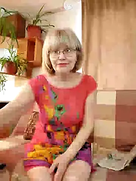 Snapshot of IrmaRose chatting on March 7, 7:08 am IrmaRose online show from March 7, 7:08 am