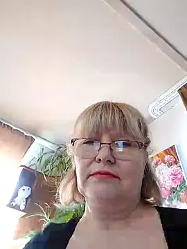 Snapshot of IrmaRose chatting on March 23, 5:32 am IrmaRose online show from March 23, 5:32 am