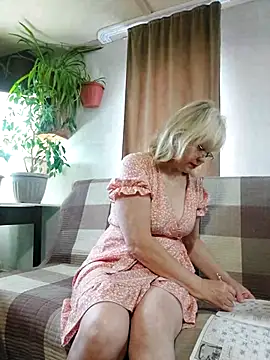 Snapshot of IrmaRose chatting on October 29, 4:59 am IrmaRose online show from October 29, 4:59 am