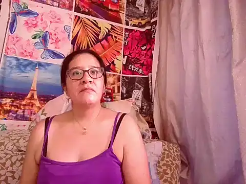 Snapshot of lucianarubi chatting on December 17, 3:29 pm lucianarubi online show from December 17, 3:29 pm