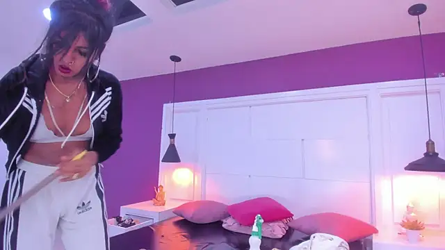 SilvanaCapelli online show from February 1, 5:49 am